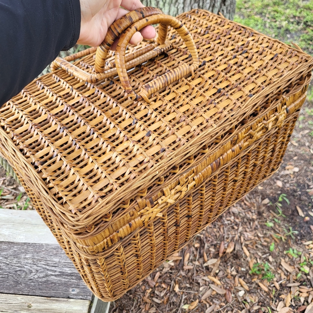 Vintage wicker picnic basket